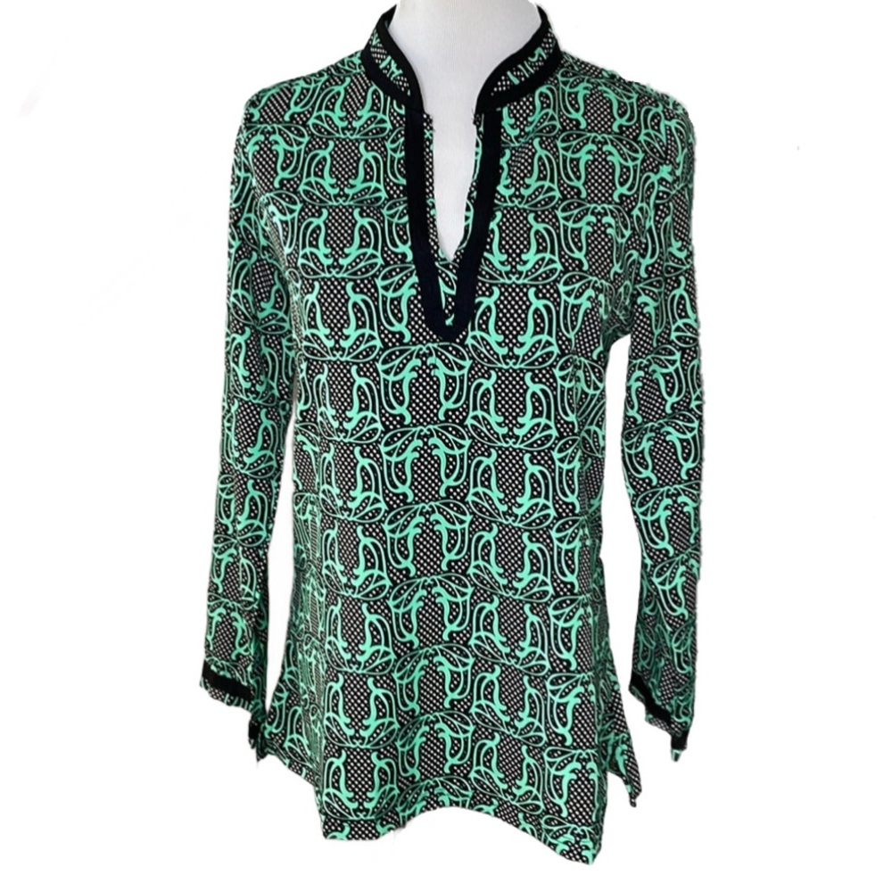Tracy Negoshian Black and Green Pattern Long Sleeve Tunic Top